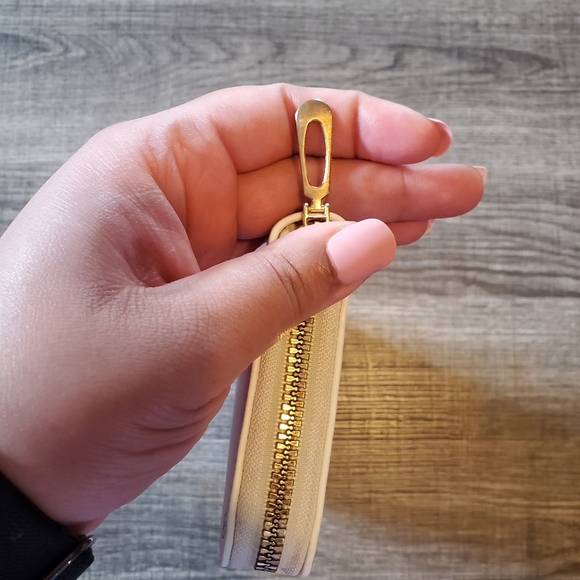 🍒🍒 Hello Kitty Wallet ❗️Final Price❗️ - Picture 7 of 11